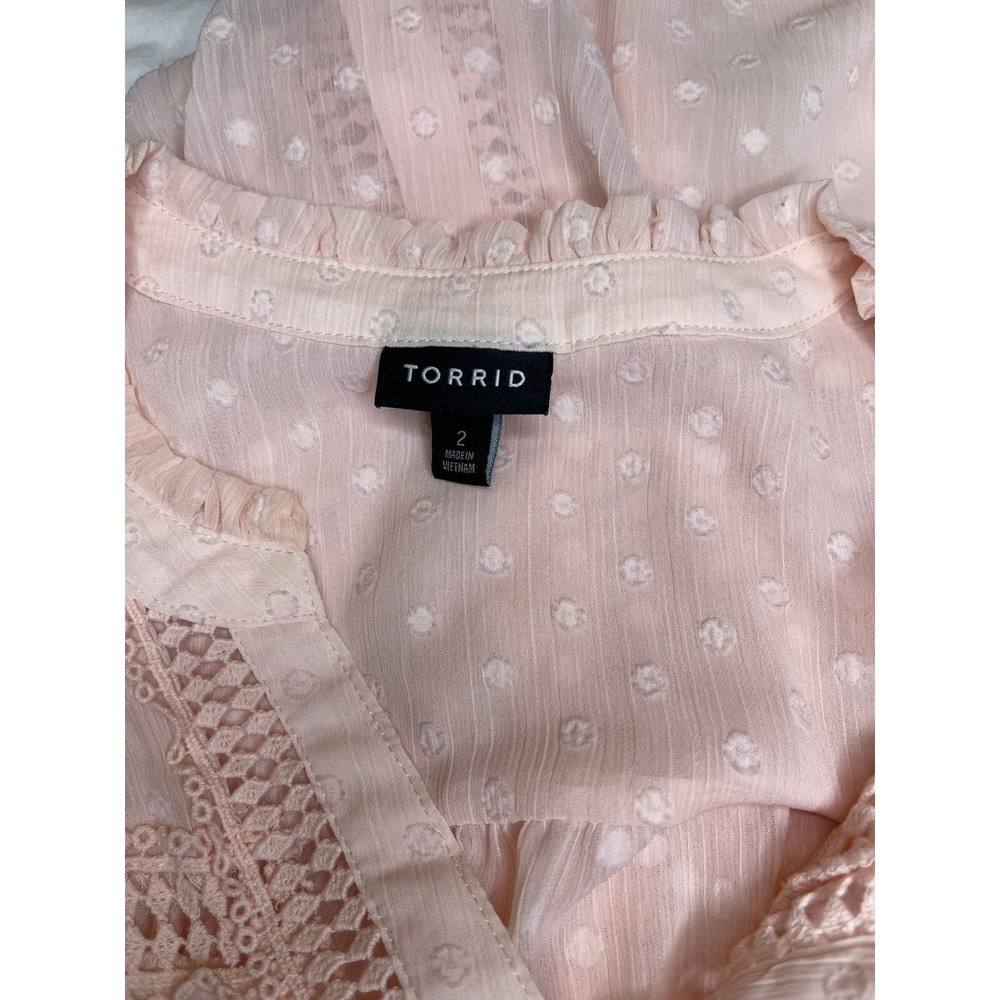 Torrid Blouse Swiss Dot Crochet Trim Long Sleeve Top Pink Size 2 - Picture 2 of 5